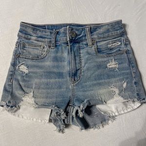 American Eagle Light Wash Denim Shorts!